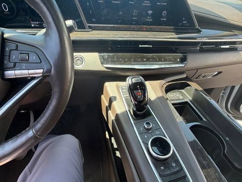 Used 2022 Cadillac Escalade ESV Sport w/ Touring Package AWD/4WD image 20