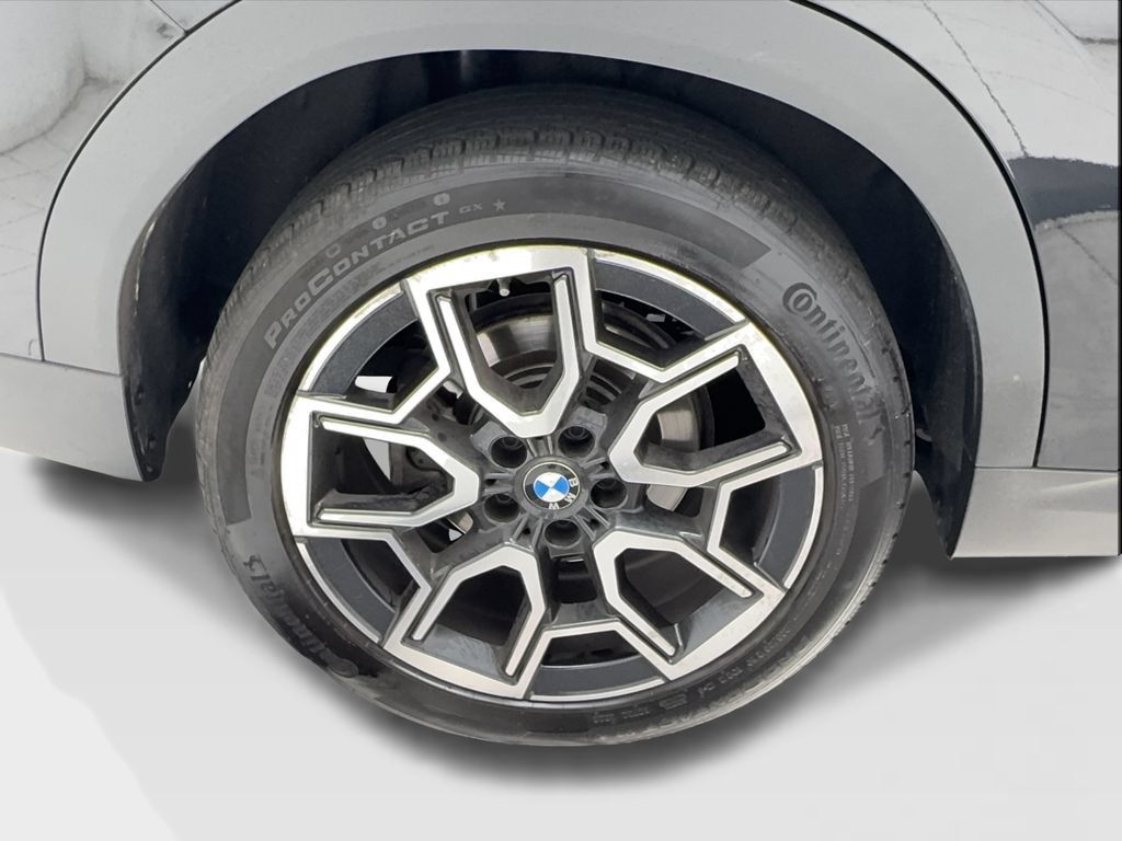 Used 2025 BMW X2 xDrive28i AWD/4WD image 15