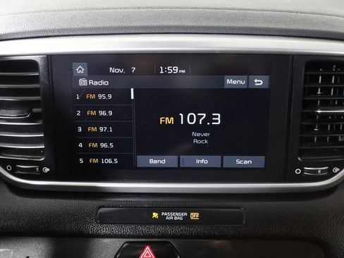 Used 2022 Kia Sportage LX image 37