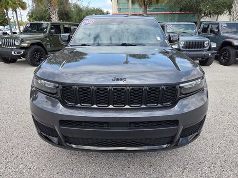 Used 2024 Jeep Grand Cherokee L Laredo AWD/4WD image 18