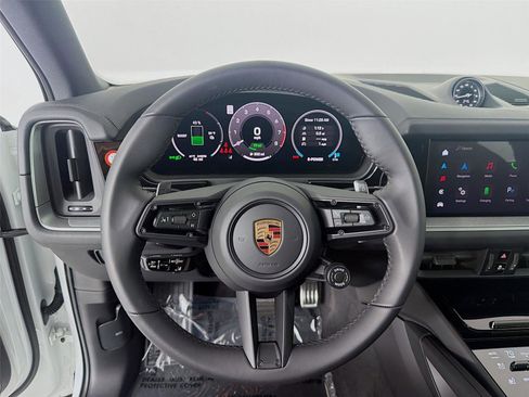 New 2025 Porsche Cayenne E-Hybrid image 13