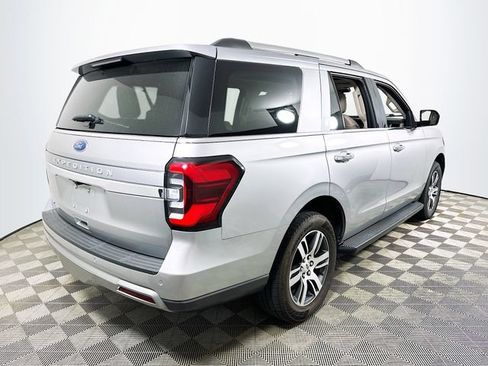 Used 2024 Ford Expedition Limited AWD/4WD image 3
