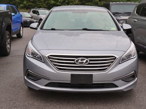 Used 2015 Hyundai Sonata SE w/ Option Group 09 FWD image 7