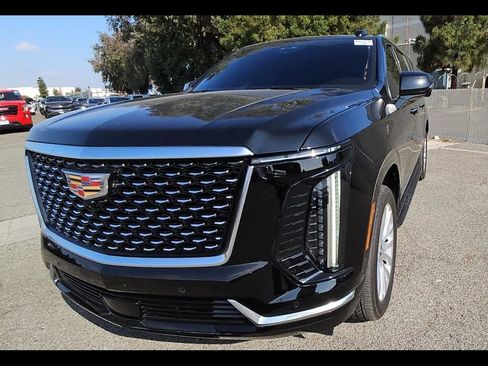 Used 2025 Cadillac Escalade ESV Luxury AWD/4WD image 3