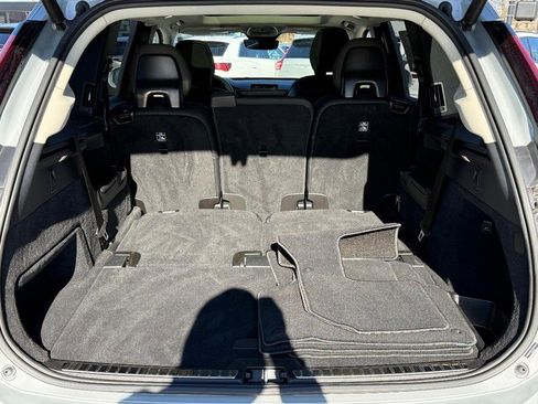 Certified 2025 Volvo XC90 B6 Plus image 5