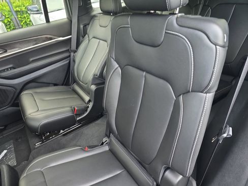 Used 2025 Jeep Grand Cherokee L Limited w/ Black Appearance Package image 12