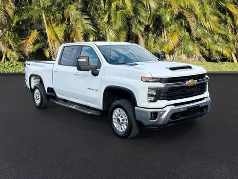 Used 2025 Chevrolet Silverado 2500 LT w/ Safety Package image 2