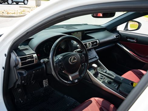 Used 2016 Lexus IS 200t RWD image 12