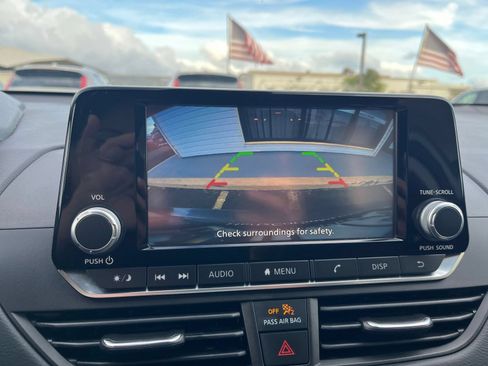 Used 2023 Nissan Altima 2.5 S FWD image 22