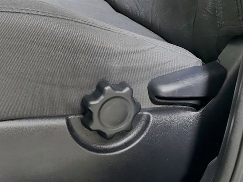 Used 2019 Toyota Tacoma TRD Sport image 16