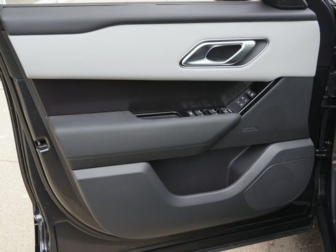 Used 2026 Land Rover Range Rover Velar Dynamic SE AWD/4WD image 10
