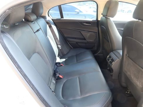 Used 2017 Jaguar XE First Edition image 21