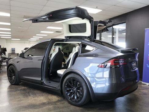 Used 2018 Tesla Model X 75D AWD/4WD image 20