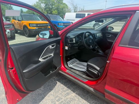 Used 2018 Kia Niro LX FWD image 6
