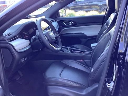 Used 2025 Jeep Compass Limited AWD/4WD image 14