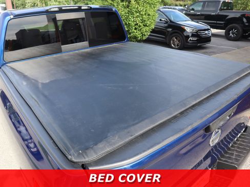 Used 2021 Nissan Titan SV w/ SV Convenience Package AWD/4WD image 9