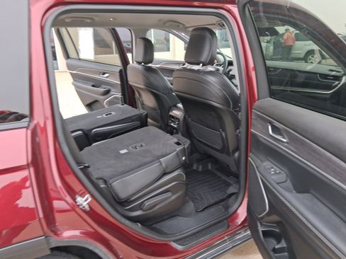 Used 2022 Jeep Grand Cherokee L Limited image 19