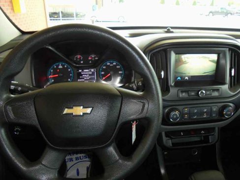 Used 2018 Chevrolet Colorado W/T RWD image 6