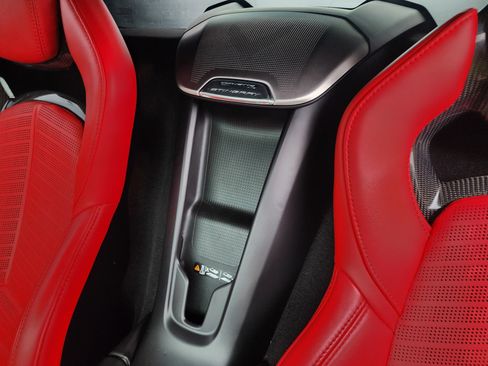 Used 2024 Chevrolet Corvette Stingray Preferred Cpe w/ 2LT image 31