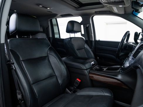 Used 2019 GMC Yukon XL SLT image 24