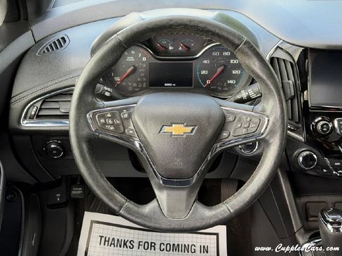 Used 2018 Chevrolet Cruze Premier w/ Premier True North Edition FWD image 19