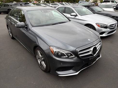 Used 2016 Mercedes-Benz E 350 Sedan image 2