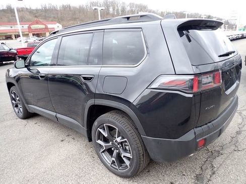 New 2026 Jeep Cherokee Overland w/ Trailer Tow Group AWD/4WD image 3