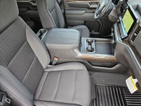 New 2026 Chevrolet Silverado 3500 LT image 17