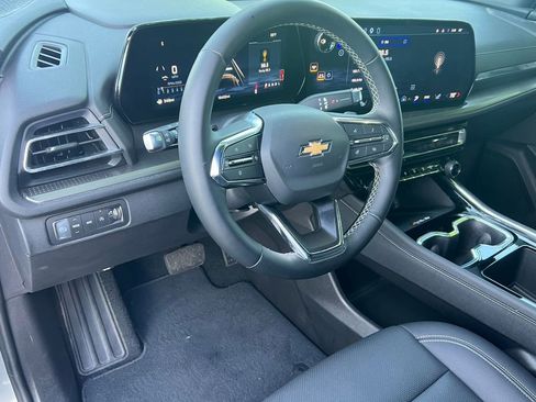 Used 2026 Chevrolet Traverse LT AWD/4WD image 23