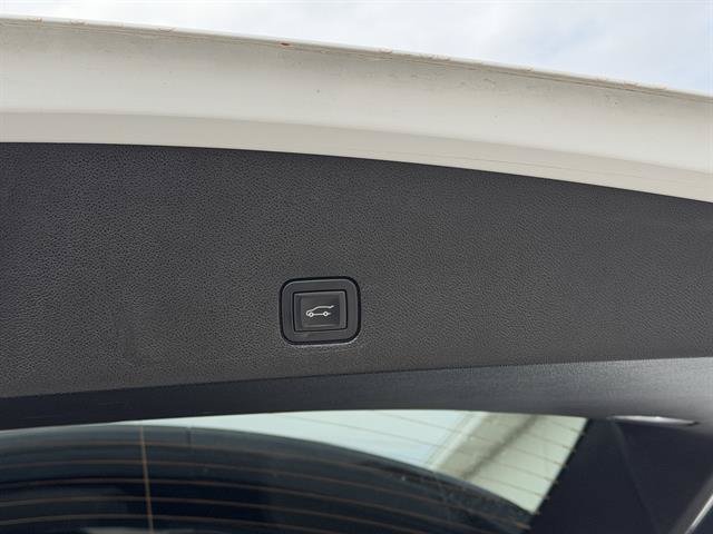 Used 2024 Cadillac XT6 Premium Luxury AWD/4WD image 8