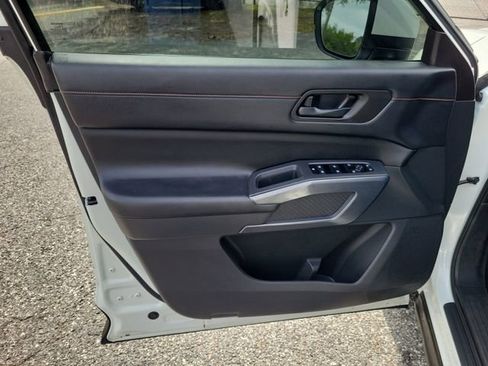 Used 2024 Nissan Pathfinder Rock Creek AWD/4WD image 9