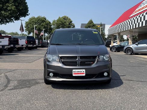 Used 2017 Dodge Grand Caravan GT FWD image 2
