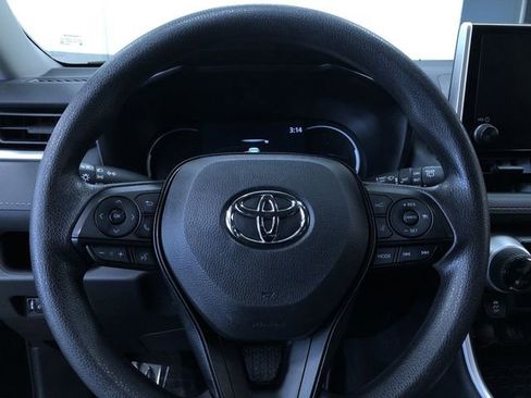 Used 2025 Toyota RAV4 XLE image 25