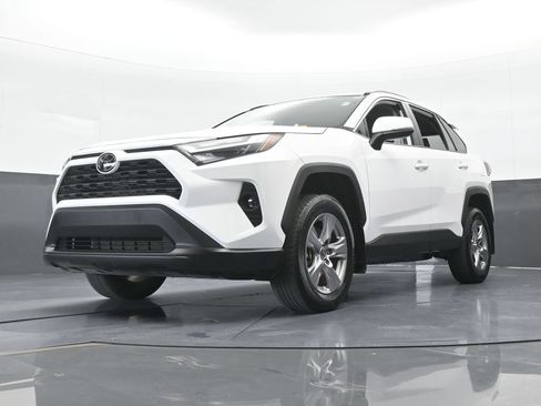 Used 2025 Toyota RAV4 XLE w/ Convenience Package FWD image 50