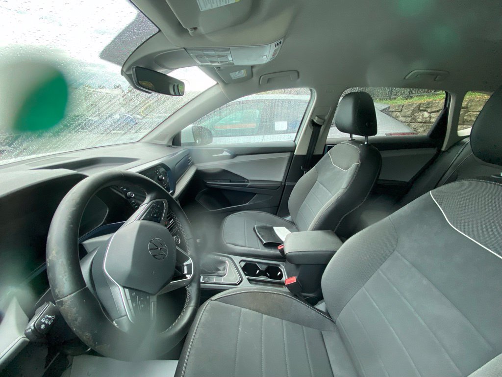 Used 2024 Volkswagen Taos SE FWD image 5