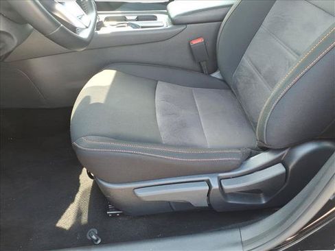 Used 2025 Nissan Sentra SR FWD image 18