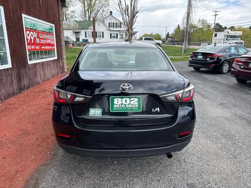 Used 2017 Toyota Yaris iA FWD image 8