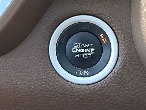 Used 2019 RAM 1500 Laramie AWD/4WD image 23
