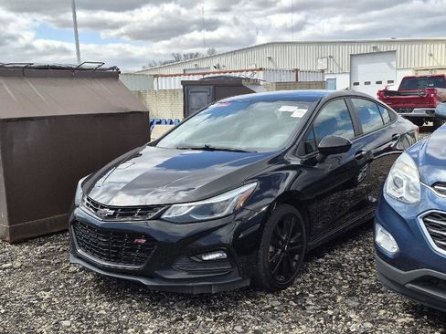 Used 2018 Chevrolet Cruze LT w/ Sun And Sound Package image 1