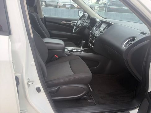 Used 2020 Nissan Pathfinder SV FWD image 19