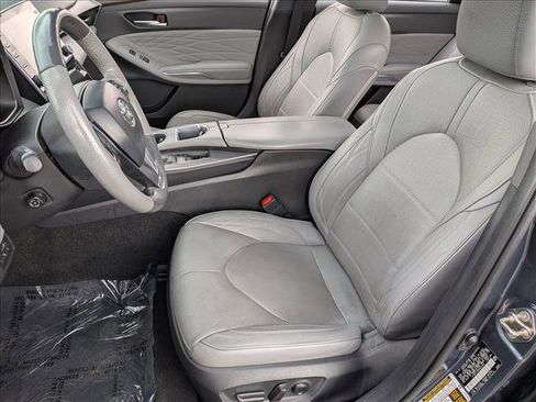 Used 2019 Toyota Avalon Limited w/ Advanced Safety Package FWD image 17