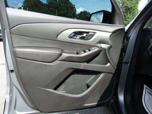 Used 2020 Chevrolet Traverse LS w/ LPO, Blackout Package FWD image 15