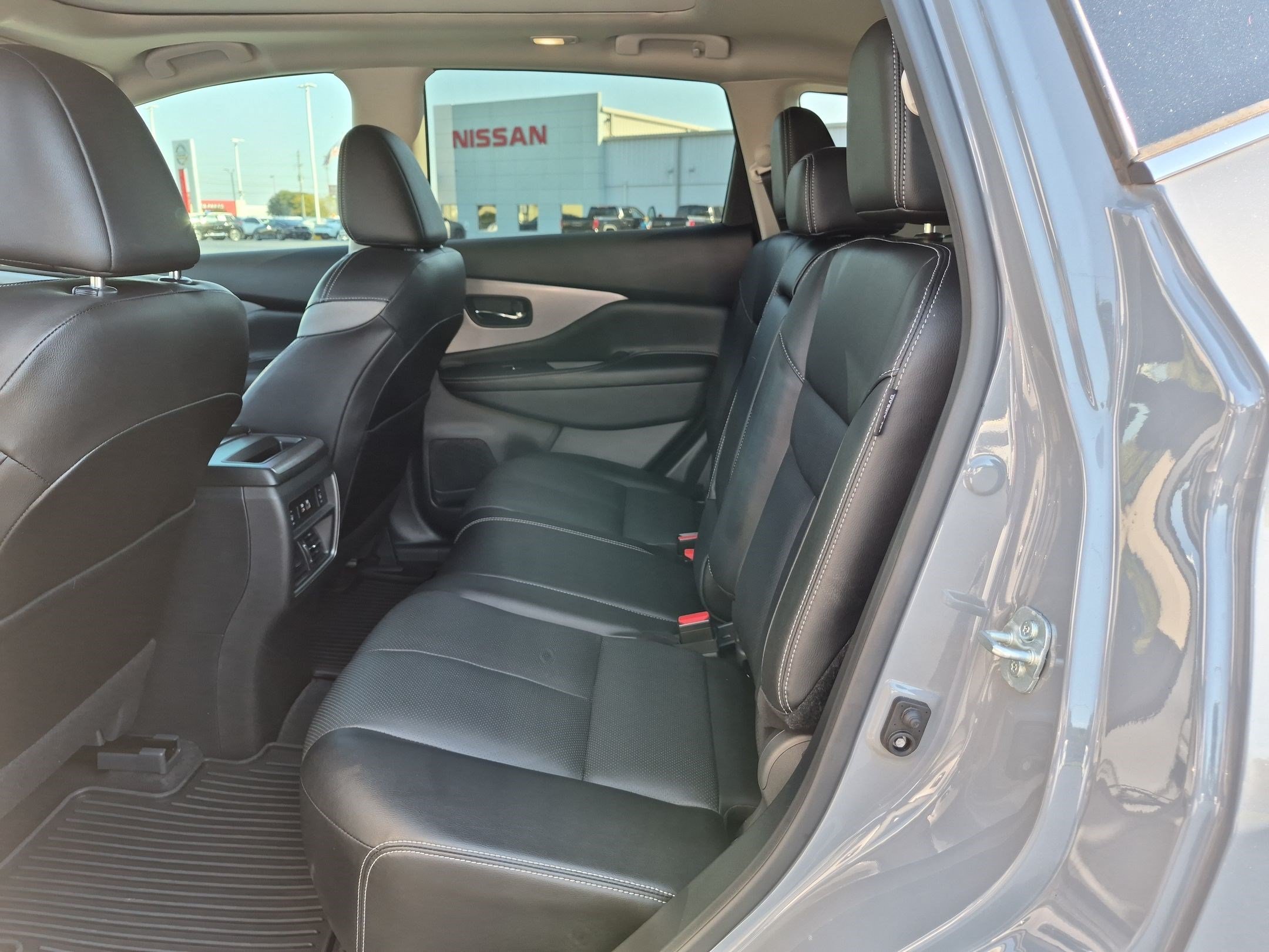 Used 2024 Nissan Murano SL FWD image 31