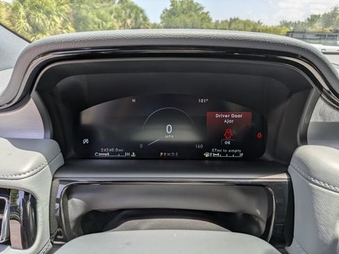 Used 2023 Lincoln Nautilus Reserve FWD image 35