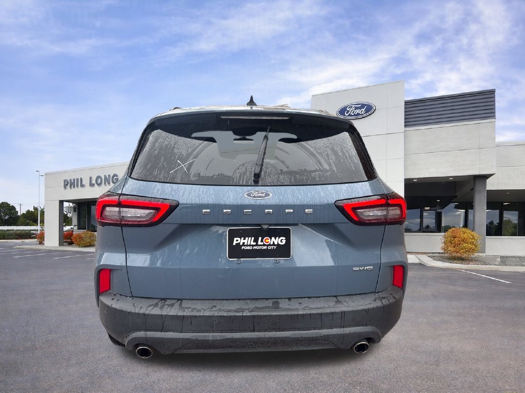 Certified 2025 Ford Escape ST-Line Select AWD/4WD image 7