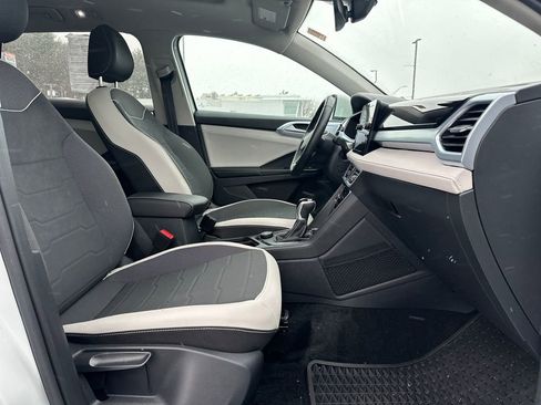 New 2025 Volkswagen Taos SE image 16