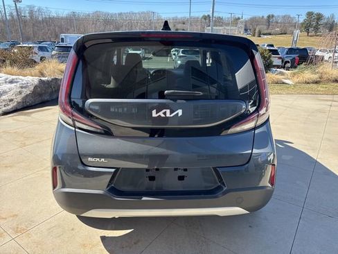 Used 2023 Kia Soul LX w/ LX Technology Package image 6