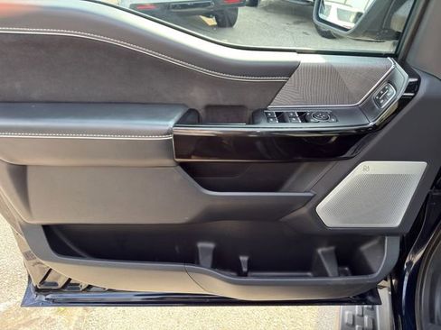 Used 2023 Ford F150 Lightning Platinum image 18
