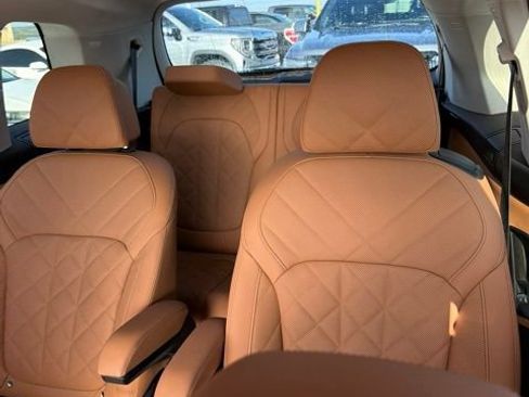 Used 2026 BMW X7 xDrive40i AWD/4WD image 8