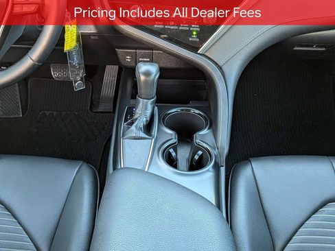 Certified 2018 Toyota Camry SE FWD image 19